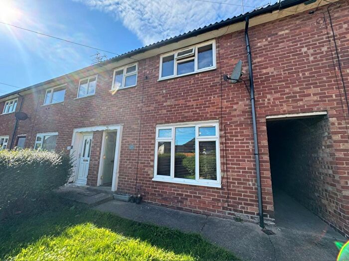 3 Bedroom Terraced House To Rent In Duddon Grove, Hull, HU8