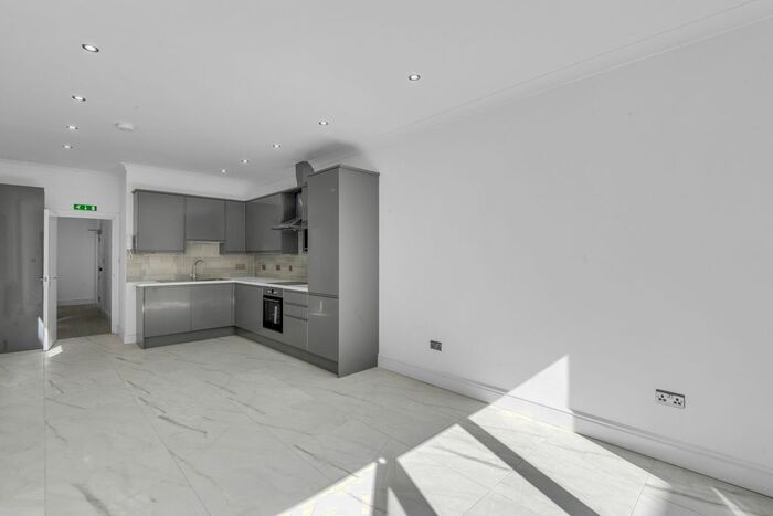 2 Bedroom Flat To Rent In Mayfield Road, Wimbledon, SW19