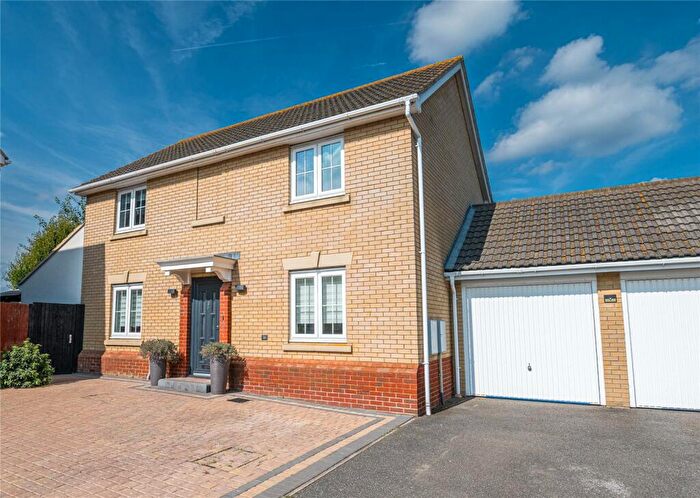 5 Bedroom Detached House For Sale In Havengore Close, Great Wakering, Essex, SS3