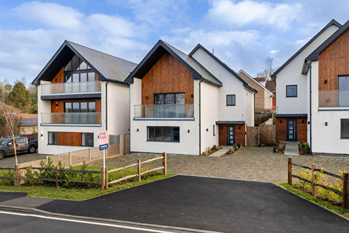 4 Bedroom Detached House For Sale In The Furlongs, Tadworth, KT20