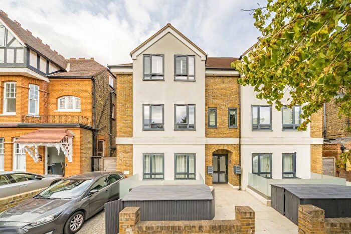 3 Bedroom Flat For Sale In Messaline Avenue, Acton, W3