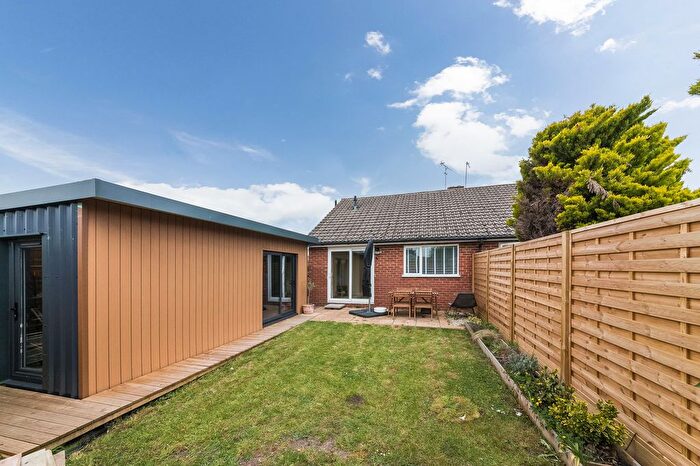 3 Bedroom Semi-Detached House For Sale In Green Road, Didcot, OX11