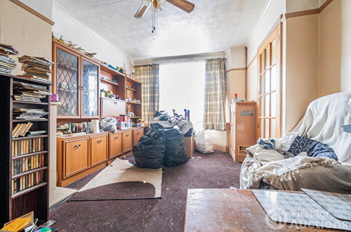 2 Bedroom Bungalow For Sale In Fairhome Close, Gosport, Hampshire, PO12
