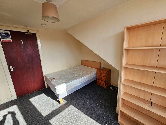 3 Bedroom Flat To Rent In Reform Street, Dundee, DD1