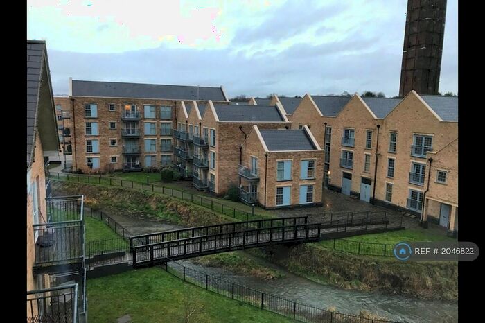 2 Bedroom Flat To Rent In Esparto Way, Dartford, DA4