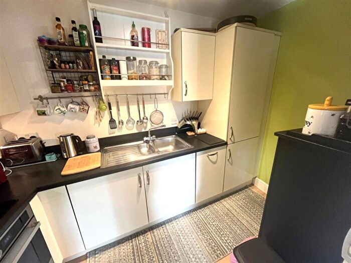 Studio For Sale In Post Office Lane, Wantage, Oxfordshire, OX12