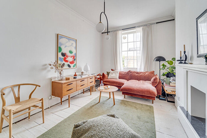 2 Bedroom Apartment For Sale In Englefield Road, De Beauvoir, London, N1