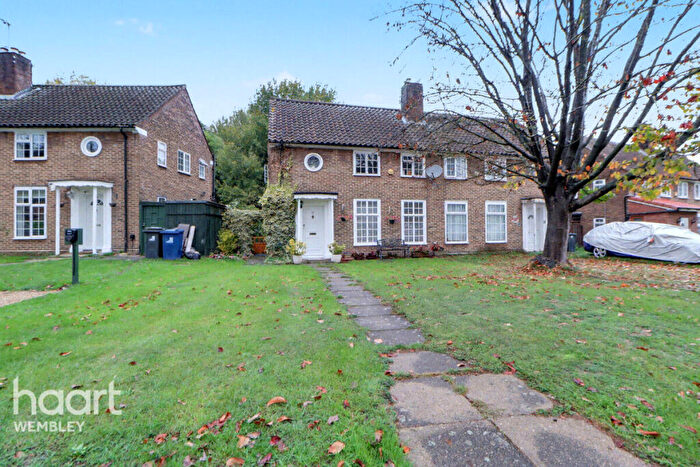 3 Bedroom Semi Detached House For Sale In Moyne Place, London, NW10