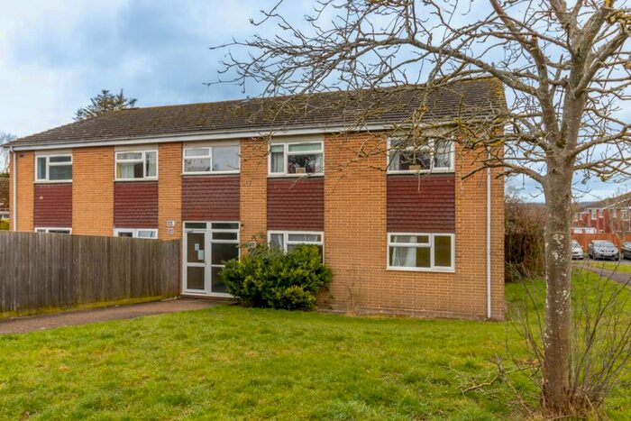 2 Bedroom Ground Flat To Rent In Robertson Road, Alresford, Hampshire, SO24