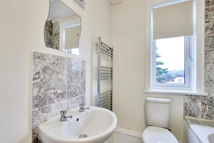 3 Bedroom Terraced House For Sale In Seal Road, Sevenoaks, Kent, TN14