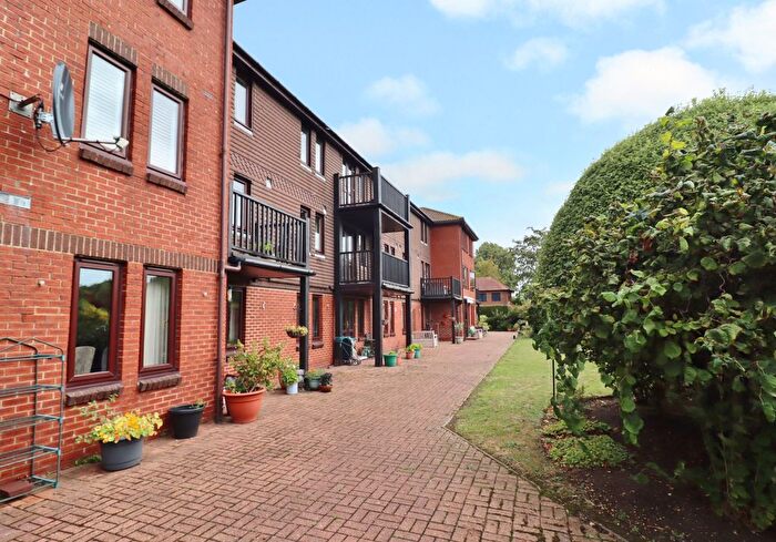 1 Bedroom Property For Sale In Hamble Lane, Hamble, SO31