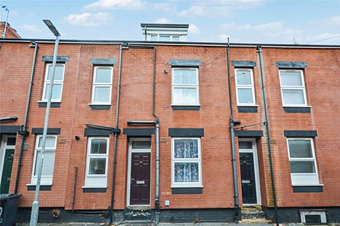 2 Bedroom Terraced House For Sale In Recreation Terrace, Leeds, West Yorkshire, LS11