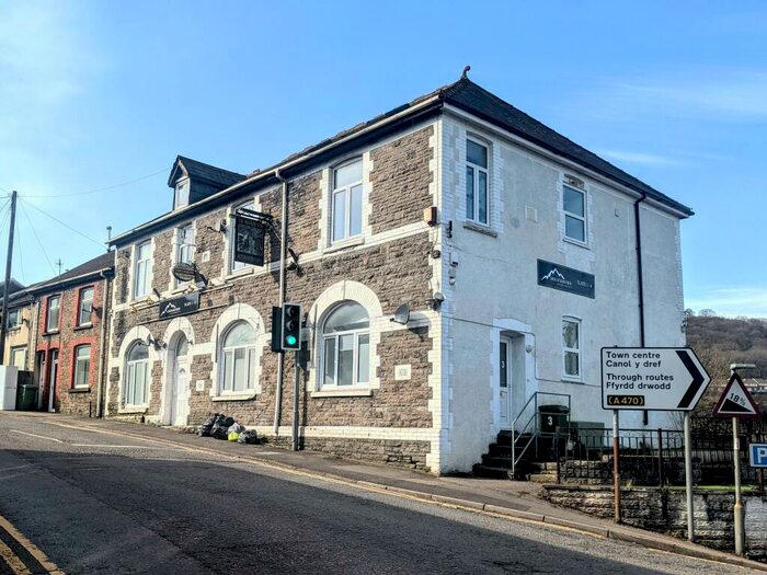 2 Bedroom Apartment To Rent In Llantrisant Road, Graig, Pontypridd, CF37