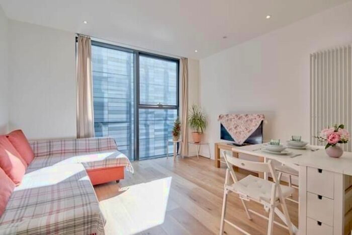 1 Bedroom Flat To Rent In Simpson Loan, Edinburgh, EH3