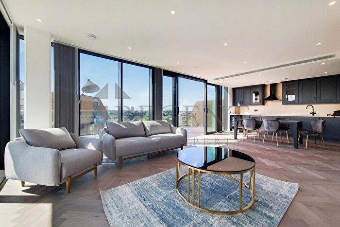 3 Bedroom Apartment To Rent In Merino Gardens, London Dock, E1W