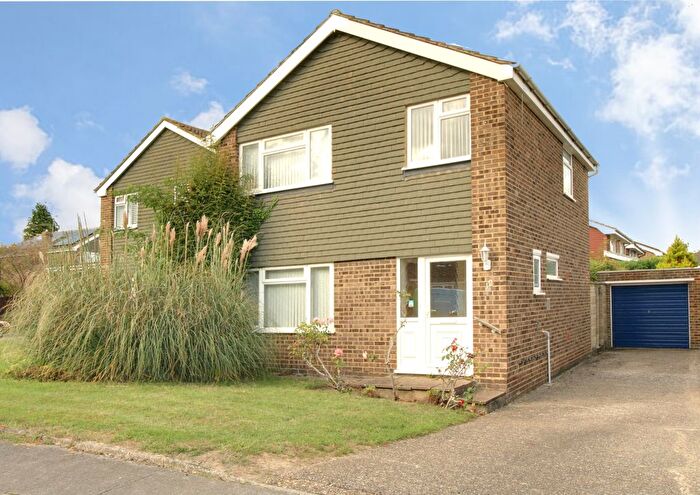 3 Bedroom Detached House For Sale In Oleander Close, Farnborough Village, Orpington, BR6