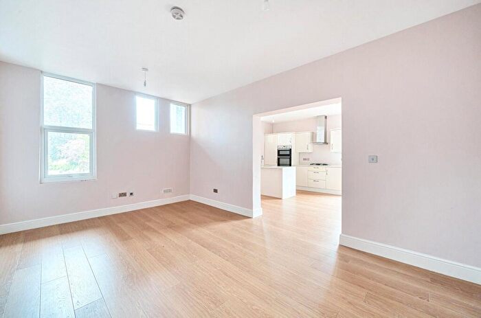 2 Bedroom Flat To Rent In Abbey Square, Tewkesbury, GL20