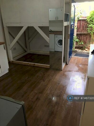 Studio To Rent In Studio Boundfield Road, London, SE6