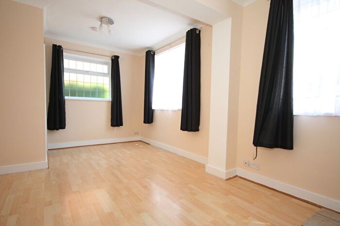 1 Bedroom Flat To Rent In Chobham Road, Woking, GU21