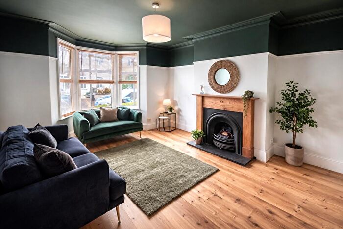 6 Bedroom Terraced House To Rent In Cottrell Road, Bristol, BS5