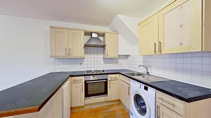 1 Bedroom Flat To Rent In The Broadway Cheam Village Surrey, SM3