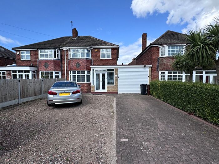 3 Bedroom Semi-Detached House To Rent In Melton Avenue, Solihull, West Midlands, B92