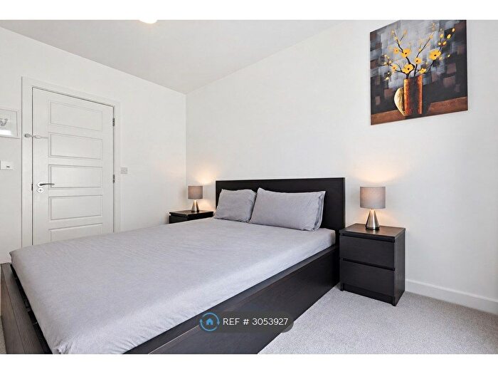 2 Bedroom Flat To Rent In Bawley Court, London, E16