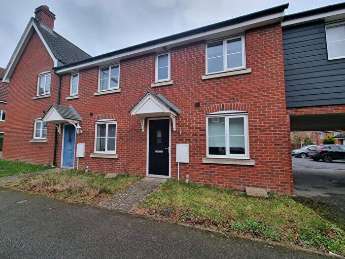 3 Bedroom Semi-Detached House To Rent In Jasmine Walk, NR4