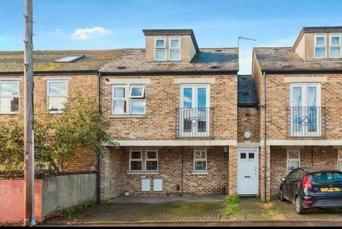 1 Bedroom Apartment To Rent In Leopold Street, Cowley Road, OX4