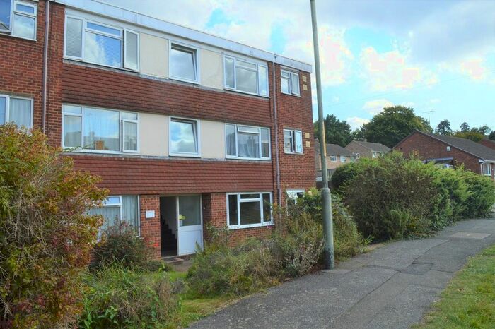 2 Bedroom Flat To Rent In Quantock Drive, Ashford, TN24