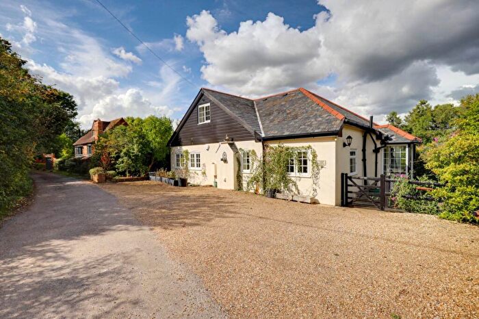 4 Bedroom Detached House For Sale In Shepherds Green, Rotherfield Greys, RG9