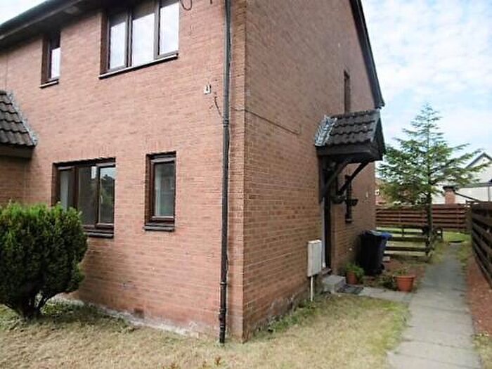 2 Bedroom Flat To Rent In Netherwood Park, Livingston, EH54