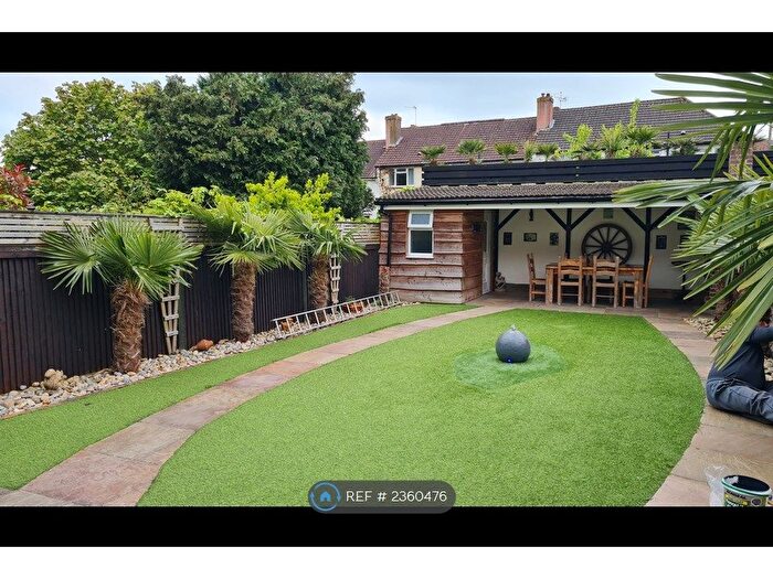 3 Bedroom Terraced House To Rent In Dulverton Road, South Croydon, CR2