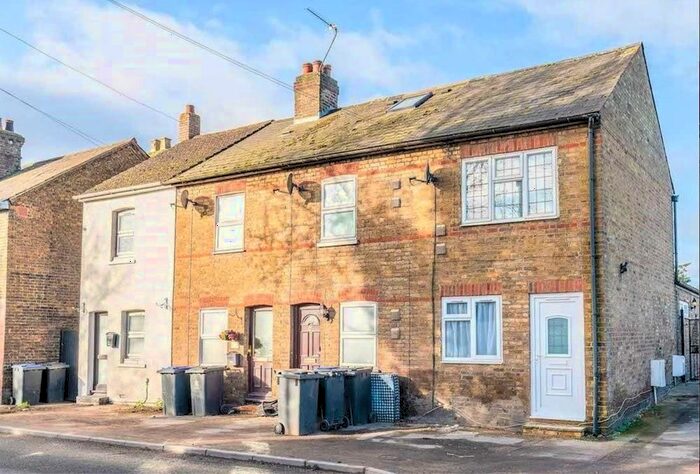 3 Bedroom Cottage To Rent In Thorney Lane North, Iver, SL0