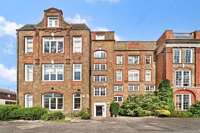 2 Bedroom Flat For Sale In Bow Brook House, Gathorne Street, London, E2