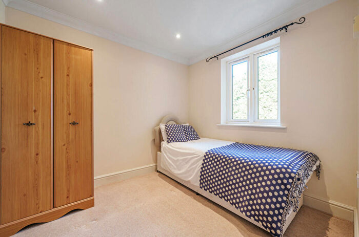 2 Bedroom Apartment For Sale In Sturges Road, Wokingham, Berkshire, RG40