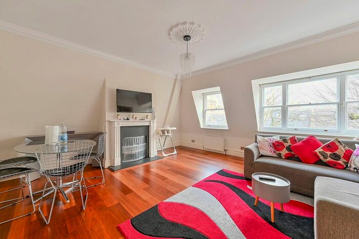 2 Bedroom Flat To Rent In Duke Road, Chiswick, London, W4