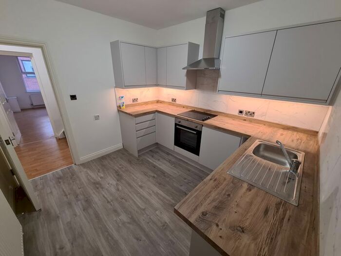 2 Bedroom Flat To Rent In Gordon Road, Aldershot, GU11