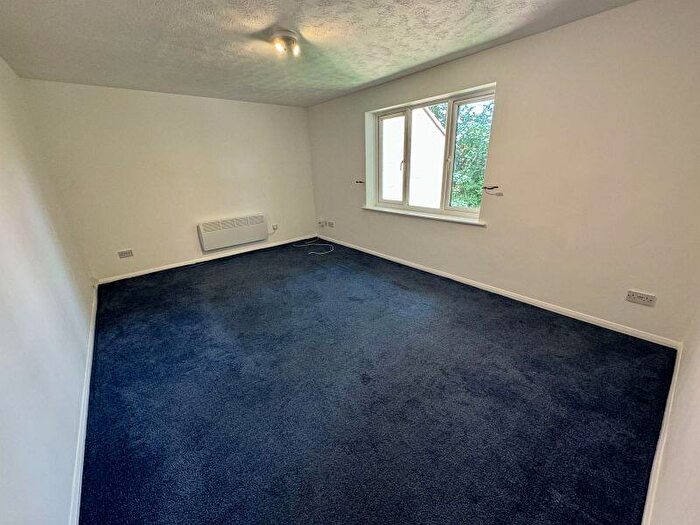 1 Bedroom Flat To Rent In Bookham Court, Church Road, Bookham, KT23