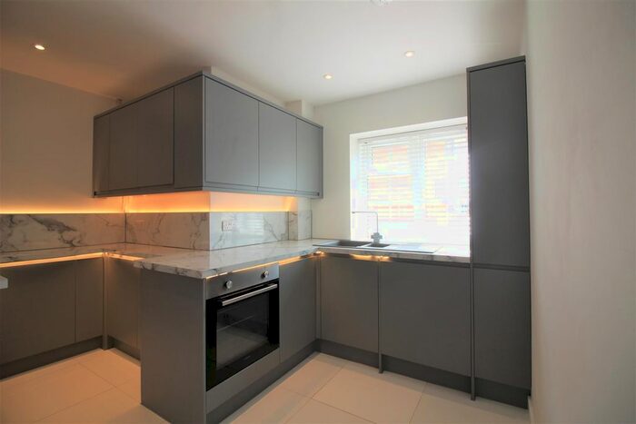 1 Bedroom Flat To Rent In St. Johns Hill, Sevenoaks, TN13