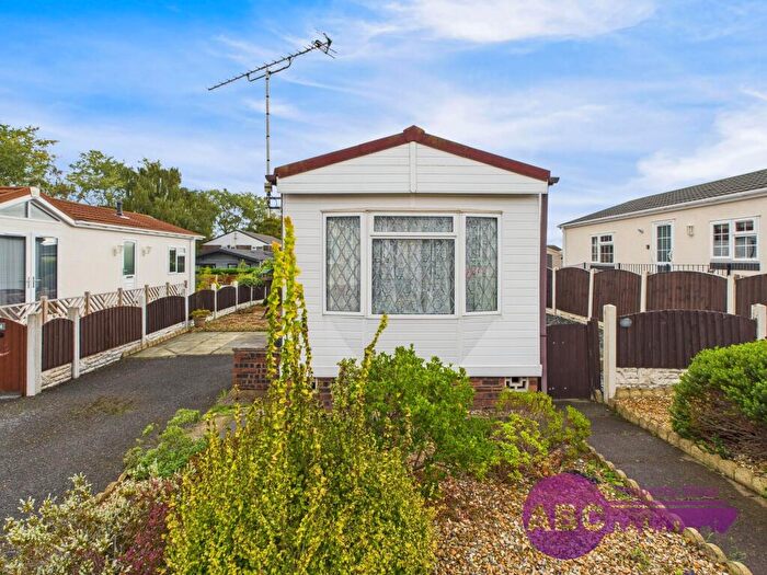 2 Bedroom Park Home For Sale In Orchard Park, Elton, Chester, CH2