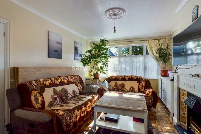 3 Bedroom Semi-Detached House To Rent In Croydon Road, Beddington, Croydon, CR0