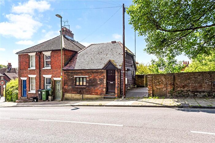 1 Bedroom Semi-Detached House To Rent In Magdalen Hill, Winchester, SO23