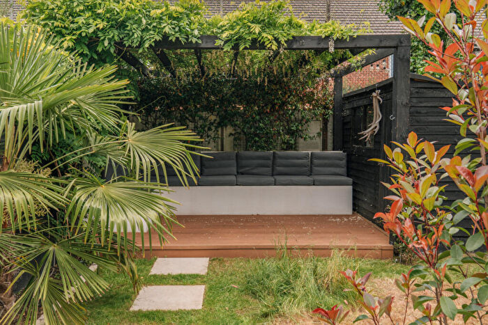 3 Bedroom Terraced House For Sale In Woodlands Road, London, E11