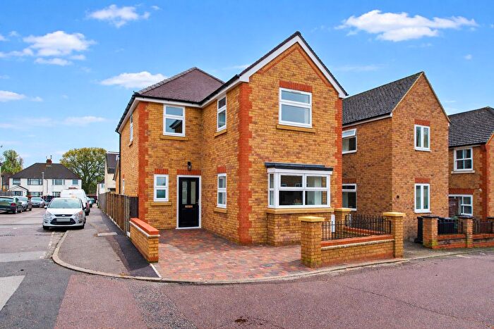 3 Bedroom Detached House For Sale In Of Dowling Court, Hemel Hempstead, HP3