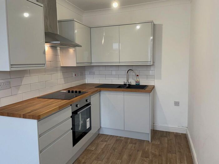 4 Bedroom Property To Rent In Park St, Lower Brynamman, SA18