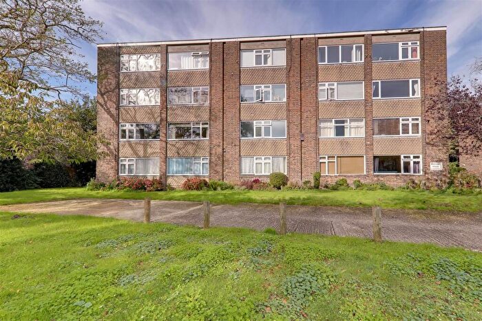 Apartment To Rent In Broadwater Street East, Worthing, BN14