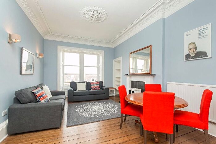 4 Bedroom Flat To Rent In East Claremont Street, New Town, Edinburgh, EH7