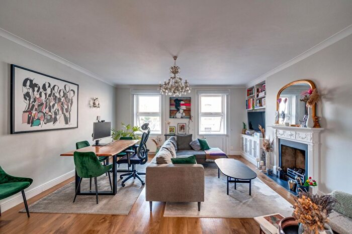 2 Bedroom Flat To Rent In Gloucester Road, SW7