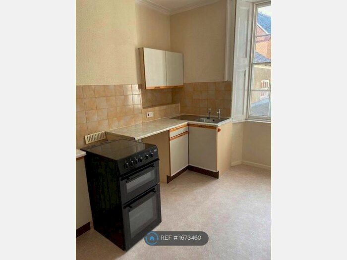 1 Bedroom Flat To Rent In Highweek Road, Newton Abbot, TQ12